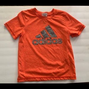 Adidas tee shirt boys size 5